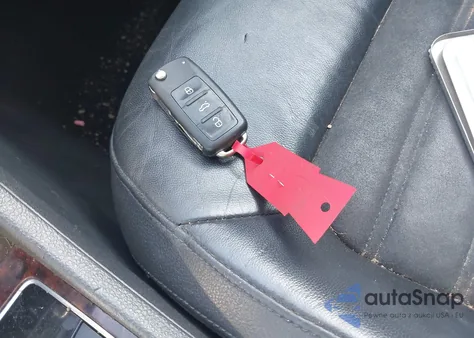 2013 Volkswagen Passat 2.0L Tdi Sel Premium z USA, uszkodzony, nr VIN 1VWCN7A3XDC094180